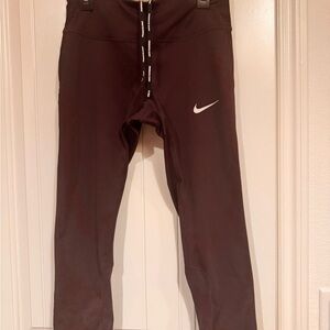 Nike buegundy racer cropped dri fit Leggings size Small